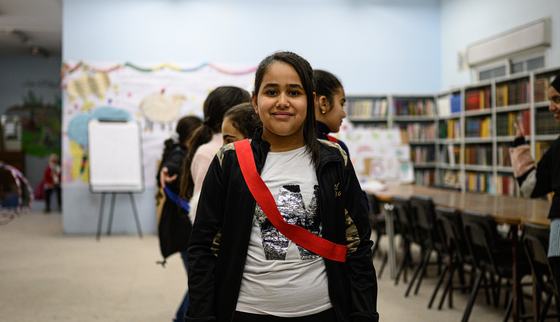 Meisjes in opt bezette palestijnse gebieden - doen mee aan TeamUp - in een rij_War Child Palestina Gaza_191211