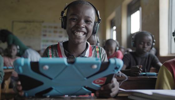 Emilie krijgt onderwijs met War Child Can't Wait to Learn in Oeganda_ War Child Oeganda_200228